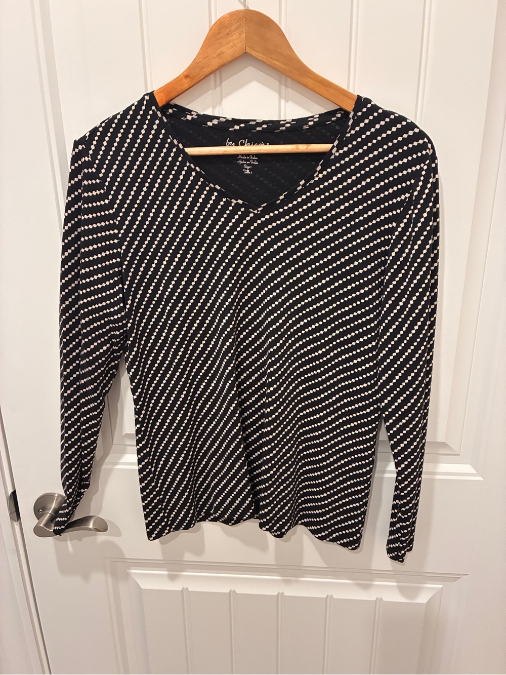Chico's Black and White Diagonal Dot-Stripe V-Neck Long Sleeve Top